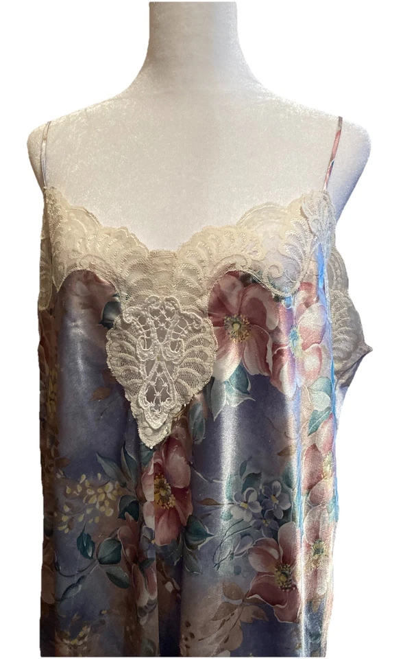 Conjunto Camisón Bata Dinastía California Vintage Talla 1X Encaje Floral Botones Lila Foto 4 de 4