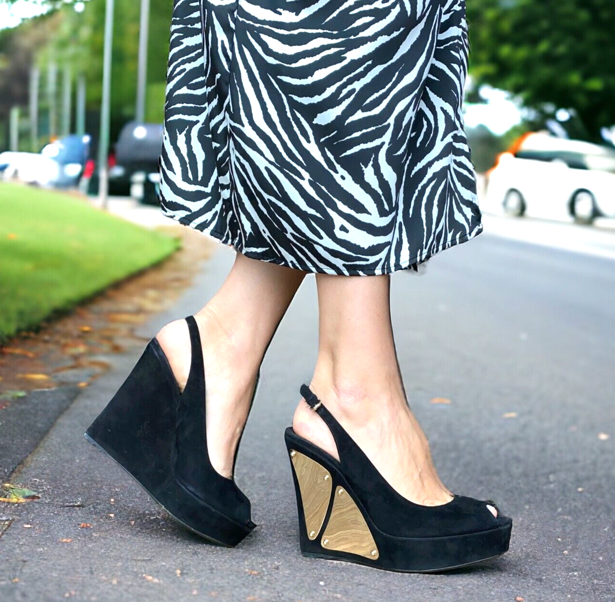 GUCCI Black Suede Peep Toe Gold Metals Slingback Platform GUCCI Black Suede Peep Toe Gold Metals Slingback Platform