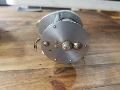 Vintage Shakespeare Direct Drive No.1950 Model FG Bait Casting