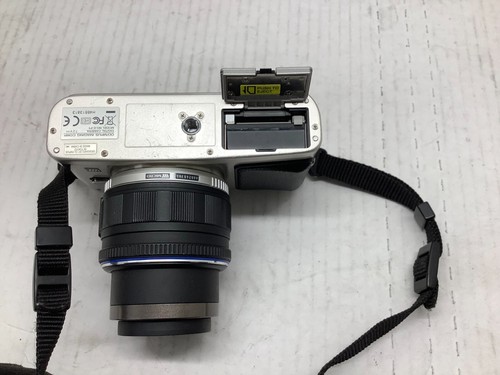 Olympus E-P1 Digital Camera, Zuiko 14-42mm Lens Kit 12 Megapixels With Charger - Picture 12 of 12