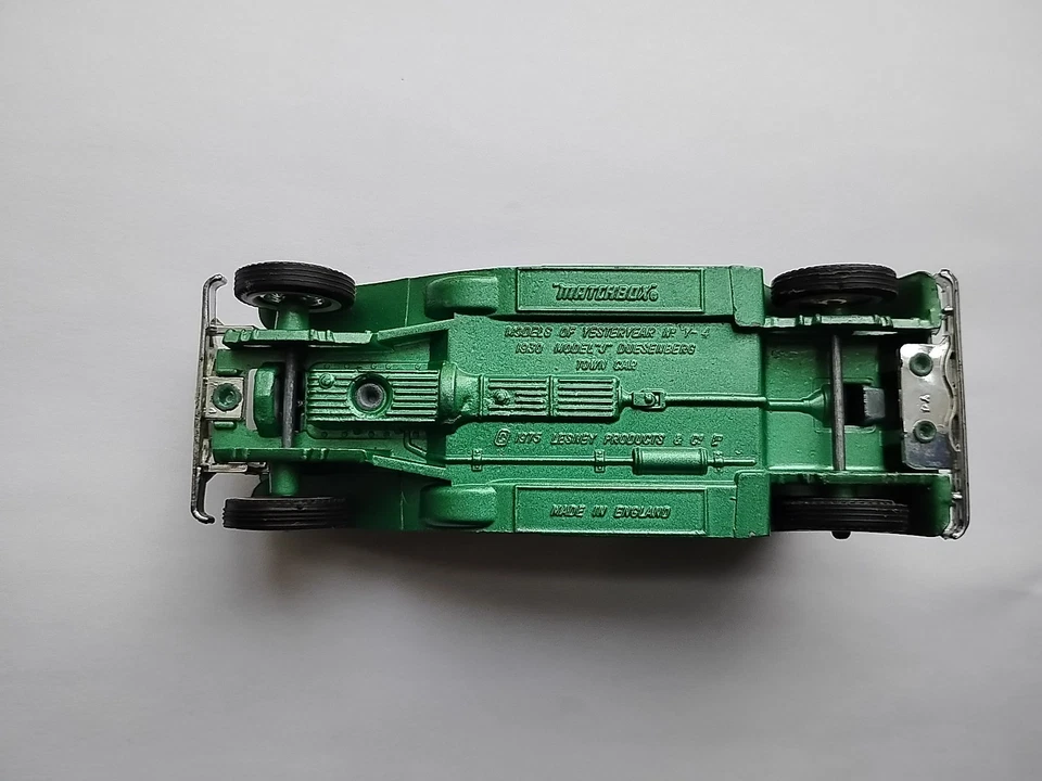 green Matchbox Models Of Yesteryear 1930 Model "J" Duesenberg Town Car 1975 Lesn - Image 3 of 4