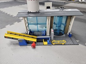 LEGO CITY: Airport Passenger Terminal ~ 60104 98% COMPLETE w/ manuals. Retired 