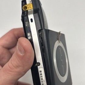 Sony PSP Go PSP-1001 PlayStation Portable - Black - POWERS ON - PARTS OR REPAIR