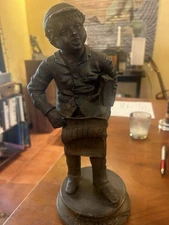 ANTIQUE BRADLEY & HUBBARD "EXTRY" NEWSPAPER BOY SPELTER METAL SCULPTURE DOORSTOP