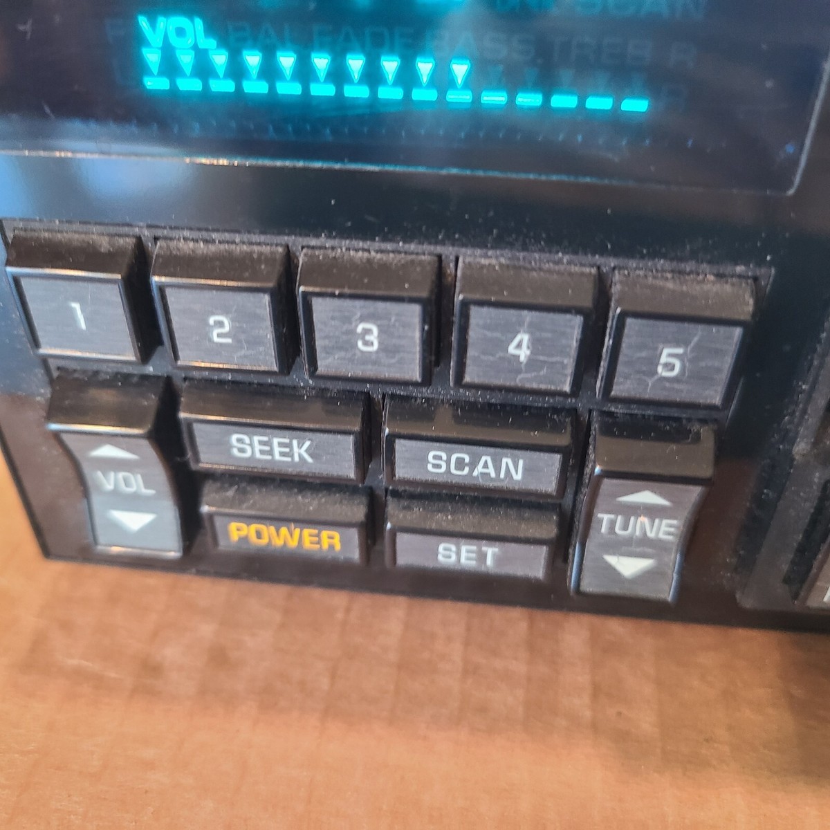 vintage DELCO GM Stereo Radio Cassette Equalizer 16072833 vintage DELCO GM Stereo Radio Cassette Equalizer 16072833