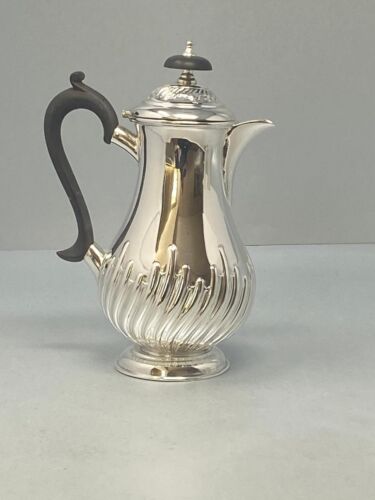 Antique Victorian Silver Plated Jug -Swirl Fluted Design - Picture 4 of 4