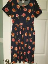 EUC Piphany Honey And Lace Windsor Dress Medium Navy floral with Pockets!