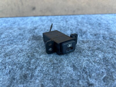 Infiniti QX50 QX55 2019-2024 OEM USB Port Einsatz Jack Assembly