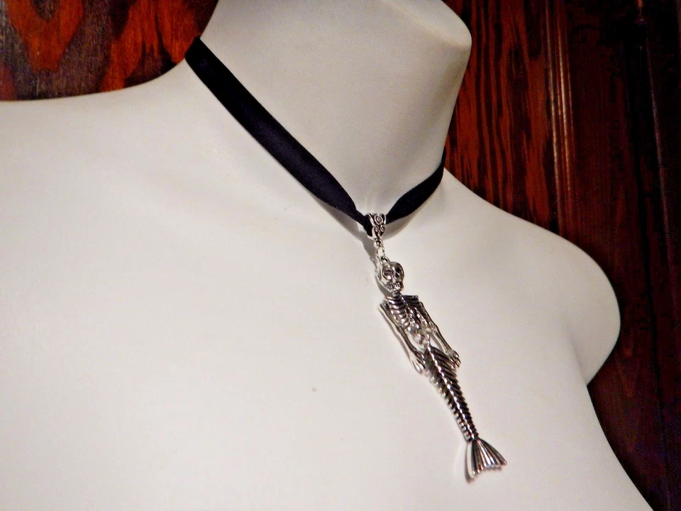 GARGANTILLA SIRENA ESQUELETO TERCIOPELO NEGRO Collar Plata Fiji Náutico Gótico 4D Foto 3 de 4