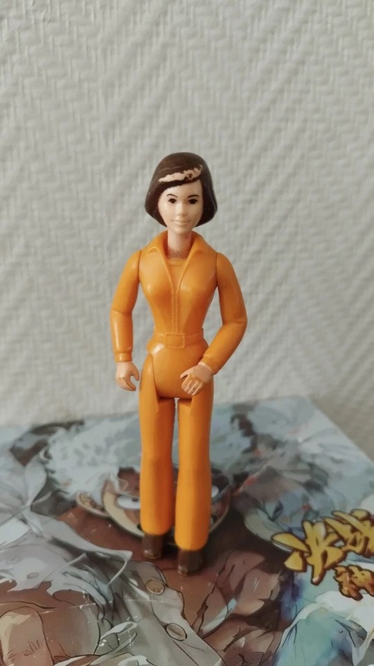 Figurine 1970 Tonka Play People Girl Orange Mechanic Uniform vintage Toys figure - Photo 1/1