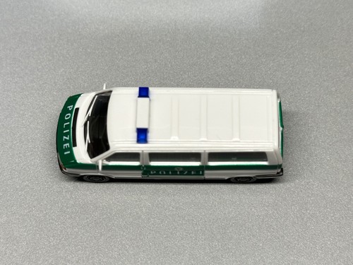 Volkswagen VW T4 Lang Personen Polizei Einsatz Bus Transporter AMW AWM H0 1:87 - Picture 12 of 13