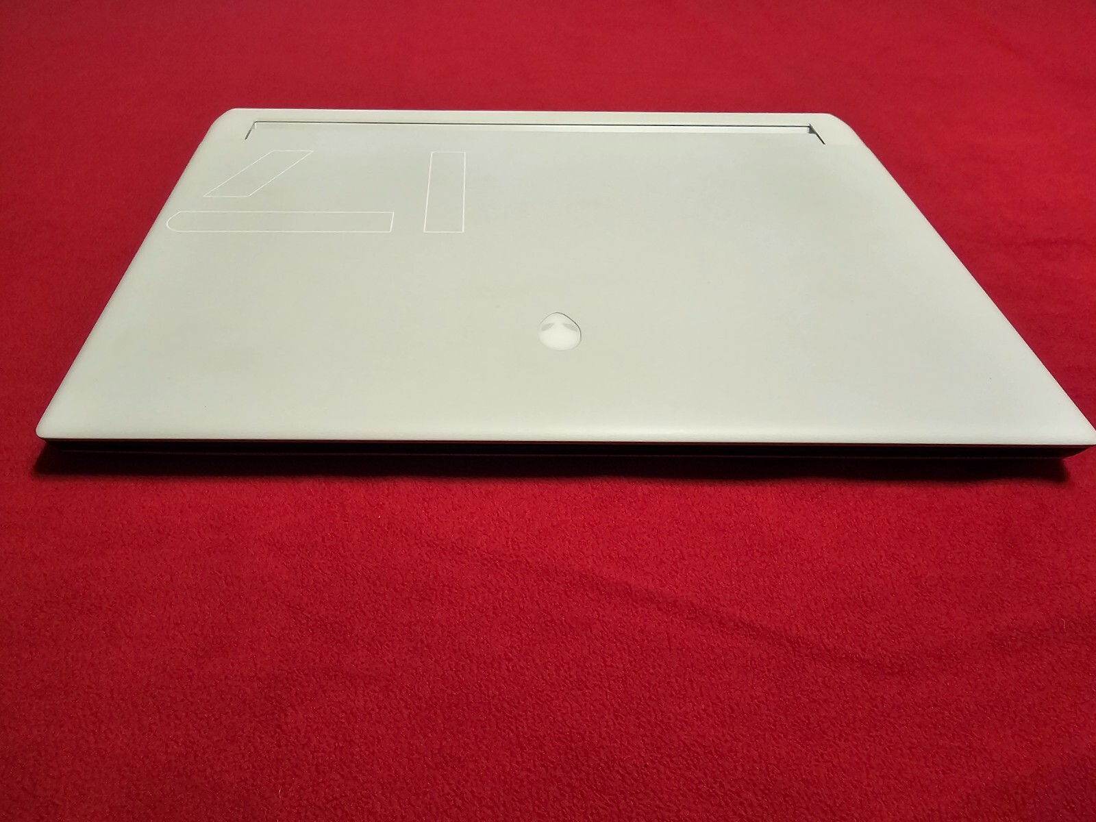 Alienware x17 R1 i9-11980HK 64GB RAM 4TB m2 17.3" UHD 4K 120Hz RTX 3080
