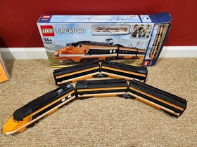 Lego 10233 - Horizon Express w/Extra Cars & 2 Base Plates