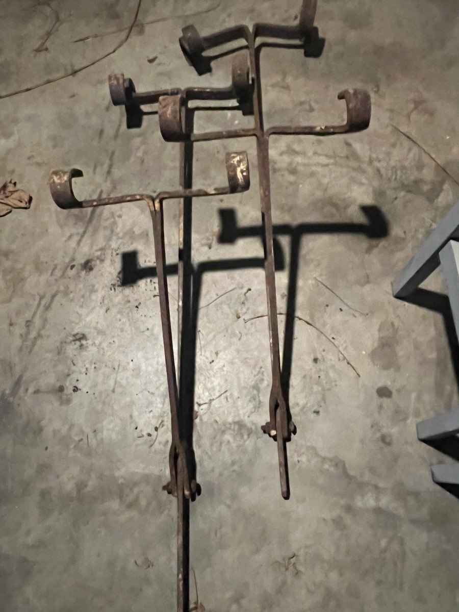 VINTAGE PAIR OF ADJUSTABLE STEEL LADDER JACKS ROOFING SCAFFOLDING