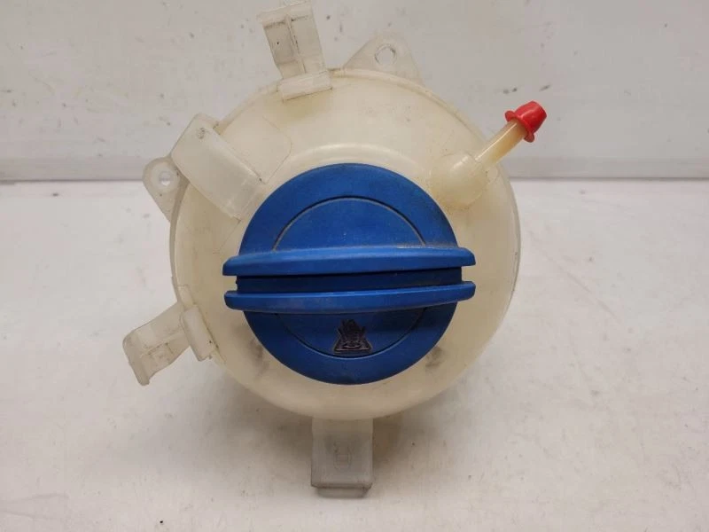 Volkswagen Jetta (VIN K) 2005-10 depósito de refrigerante  Foto 3 de 4