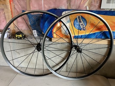 Mint Mavic Aksium Wheelset - Aero Bladed Spokes 700c