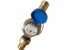 DAE AS320U-150P 1-1/2" Water Meter, Pulse Output, Gallon + Couplings