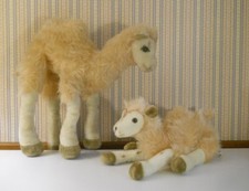 Vintage 1977 Russ Berrie Lot of 2 Mom Camel 19" Baby 14" plush stuffed fluffy