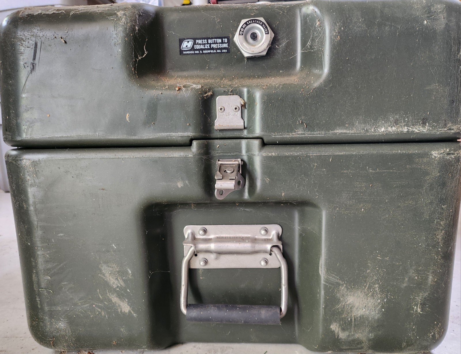 25L X 19W X 15H Exterior, Pelican Hardigg Weather Tight Instrument Case, USED. 