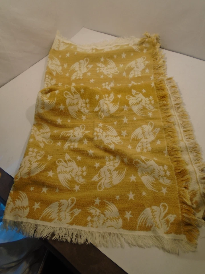 Vintage gold throw/eagles/stars/reversible/fringe.Colonial ,Patrotic 46" x46" - Image 4 of 4