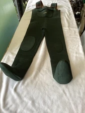 Magellan Outdoors Men's Neoprene 3.5 mm green Stockingfoot Wader, XS Preowned