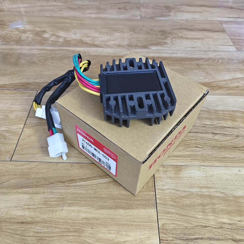 Regulator Rectifier 31600-MEE-003 For Honda CBR900RR CBR929RR 929Cc 2000-2001 US Foto 3 de 4
