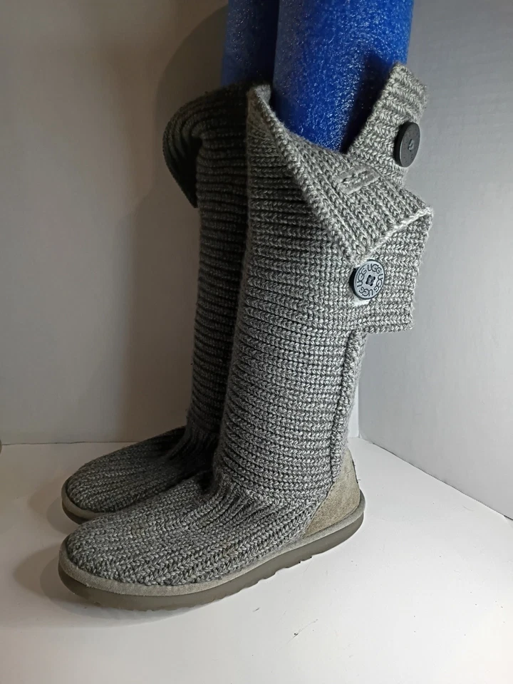 Botas Suéter UGG Clásicas Gris Cardy Tejidas y Gamuza 3 Botones Talla 10 Foto 3 de 4