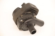Pompe à eau Mercedes 320