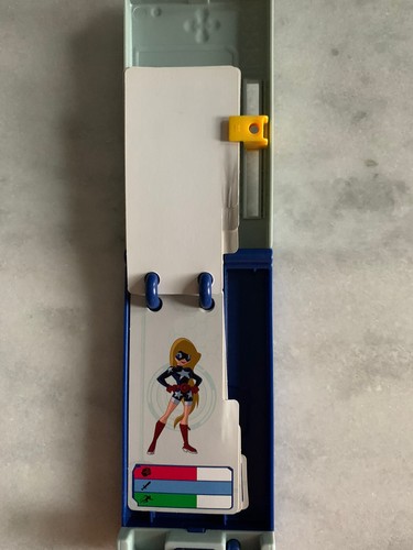 Estuche de tarjetas de contacto lenticulares de acción de la Liga de la Justicia McDonald's Happy Meal 2018 - Imagen 4 de 9