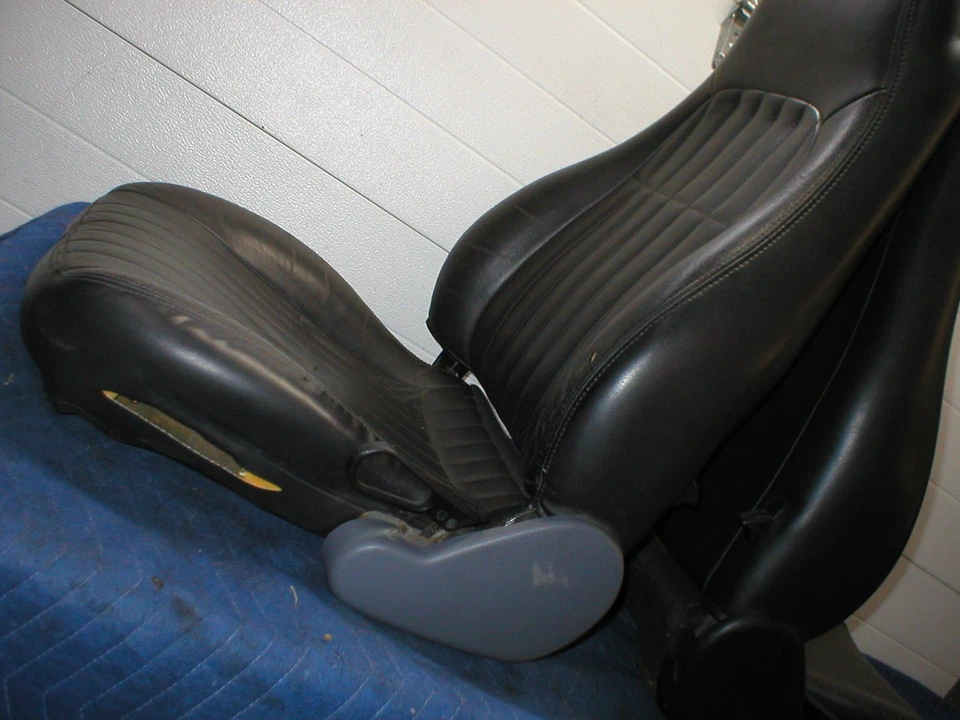 Camaro Firebird 1982-2002 GRIS OSCURO/NEGRO CUERO CONJUNTO ASIENTOS DELANTEROS TRASEROS GM Foto 2 de 4