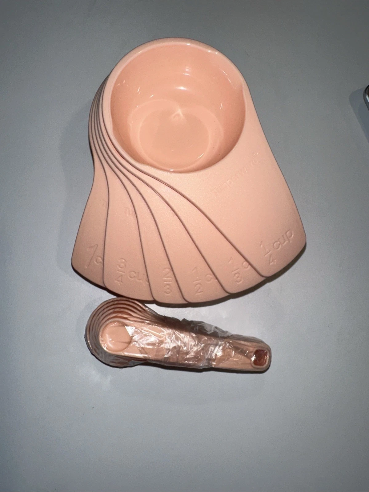 Tupperware Measuring Mates measuring cups and Nesting spoons