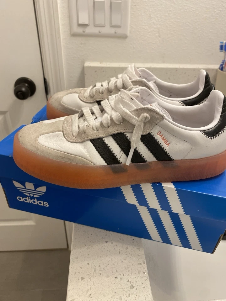 Adidas Samba Og Gum Sole Size 7 Women’s Sneakers Casual Shoes - Image 2 of 4