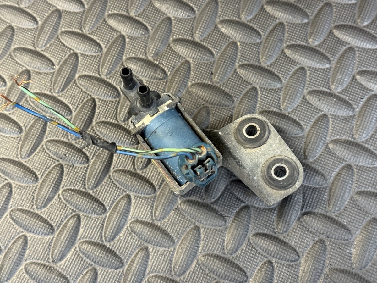 SUZUKI Samurai Jimny VSV VALVE IDLE IAC AIC 18117-80C00-000