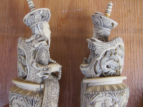 PAIR of Chinese Resin Emperor and Empress Figures, Vintage , Marked . - Picture 5 of 16