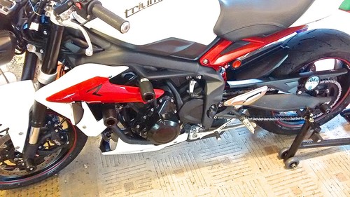 STREET TRIPLE 765RS 2017-2024 RAHMEN STURZSCHUTZ KIT UNTERE & OBERE SCHIEBER - Bild 7 von 12