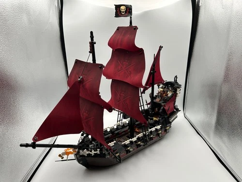 LEGO 4195 Pirates of the Caribbean Queen Anne's Revenge 97% Complete Read Descrp