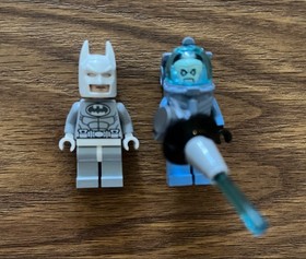 LEGO DC Universe Super Heroes Arctic Batman vs. Mr. Freeze Aquaman on Ice 76000