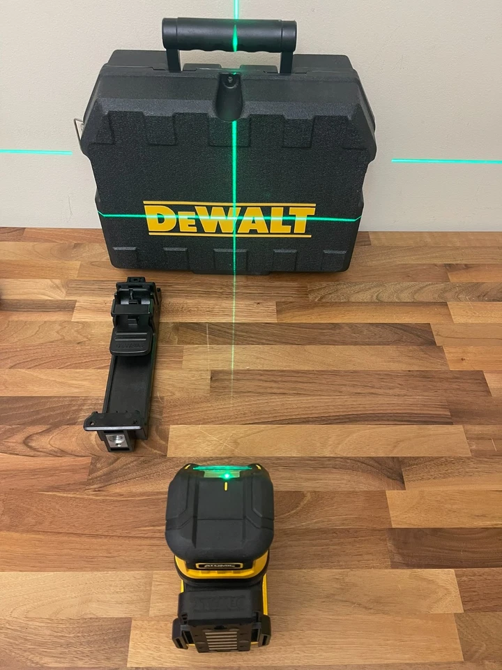 DeWalt DCLE34021D1 20V ATOMIC Max Kit Láser Inalámbrico Línea Cruzada de Haz Verde, 2Ah Foto 2 de 4