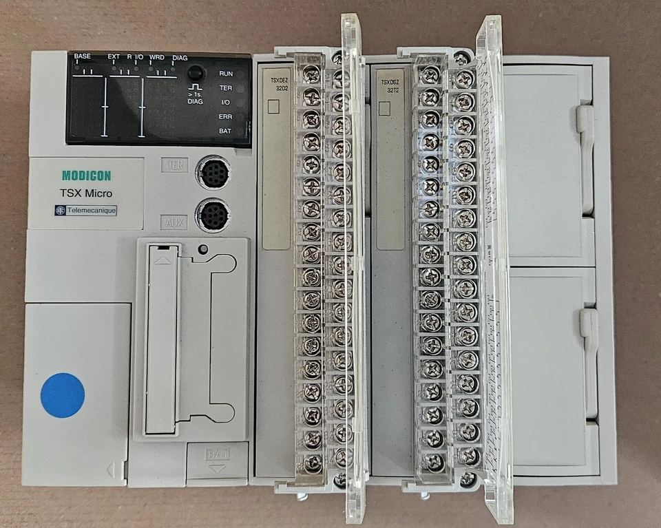 AUTOMATE Schneider Tsx Micro TSX3721001  & TSXDEZ32D2 & TSXDSZ32T2 - Photo 3/3