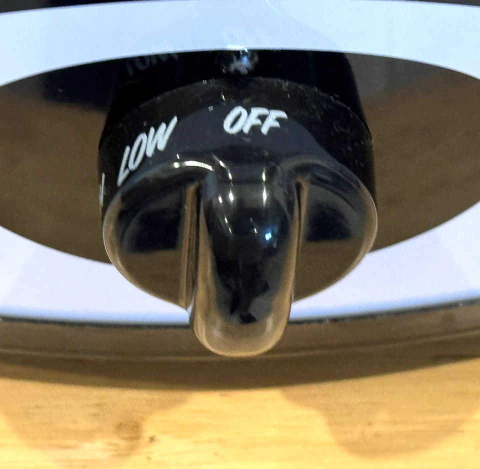 Disney Mickey Mouse 6 Quart Slow Cooker With Tempered Glass Lid No Box- WORKS! - Image 3 of 4