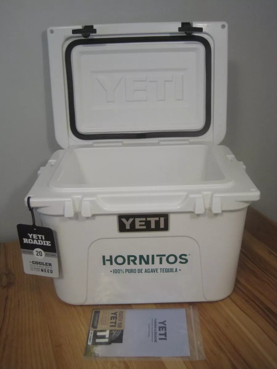  YETI Roadie 20 Cooler White : YETI: Sports & Outdoors