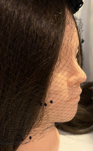 VINTAGE WOMEN'S VELVET HAT WITH FACE NET - Picture 4 of 12