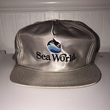 VINTAGE 1980 s SEA WORLD METALLIC SHINY HAT