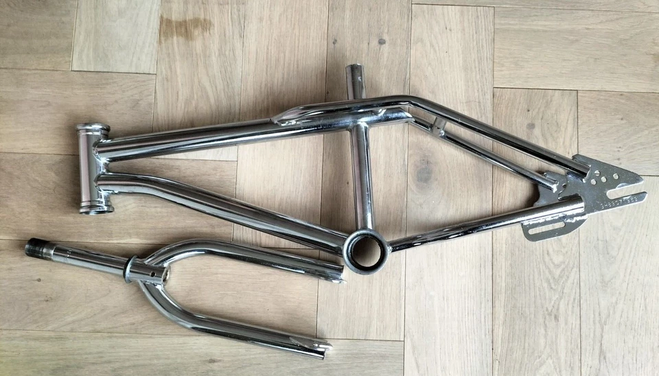 GT BMX JR PERFORMER 16 INCH vintage old school CHROME BMX frame and fork - Image 3 of 4
