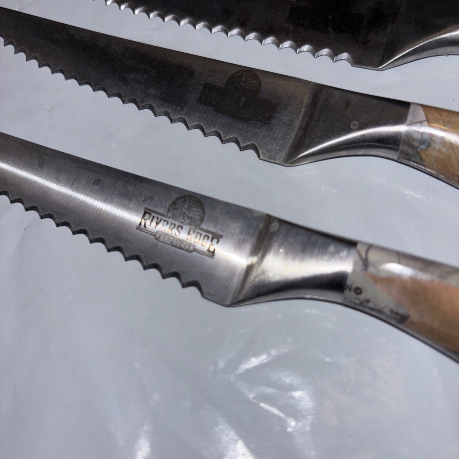 Rivers Edge products camouflage steak knives w/block lot of 6,Serrated meat kniv