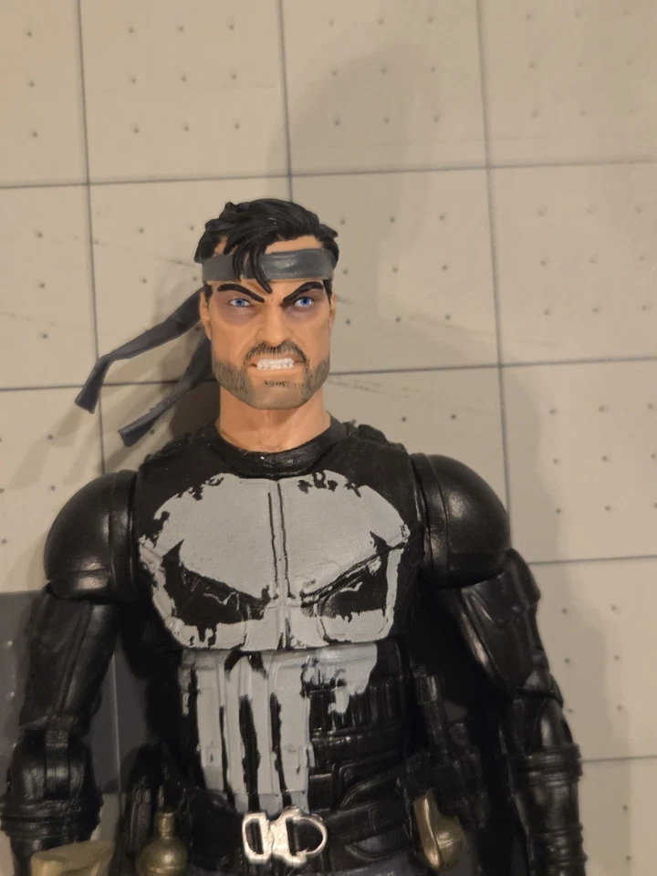 Marvel Legends Punisher 80th Anniversary - Image 2 of 4
