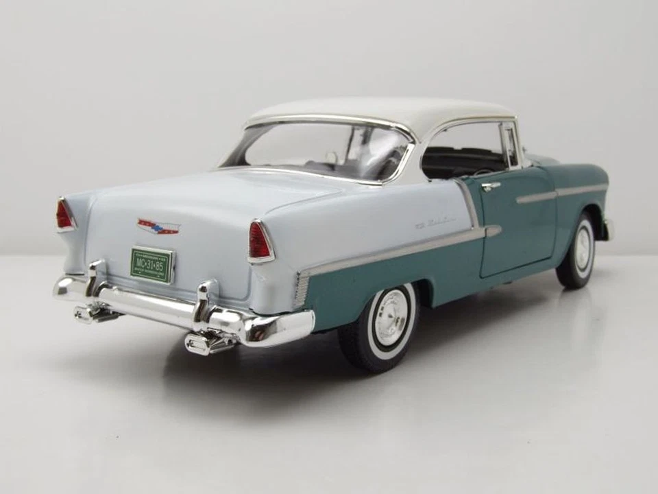 Chevrolet Bel Air Hardtop 1955 Verde Metallizzato Bianco Modellino 1:18 MotorMax - Immagine 2 di 4