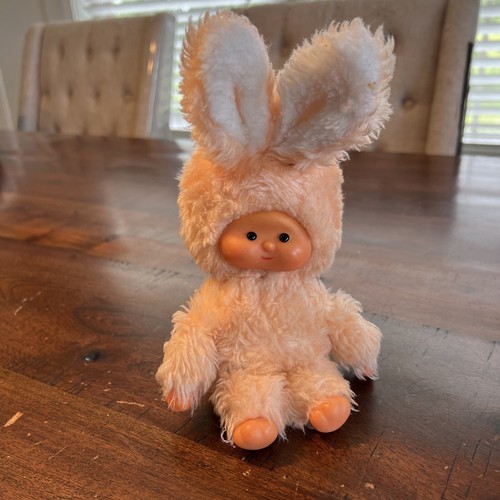Peluche pupazzo DanDee 9" vintage 1981 con tuta coniglietto colore pesca viso vinile CARINO! anni 80 - Foto 9 di 9