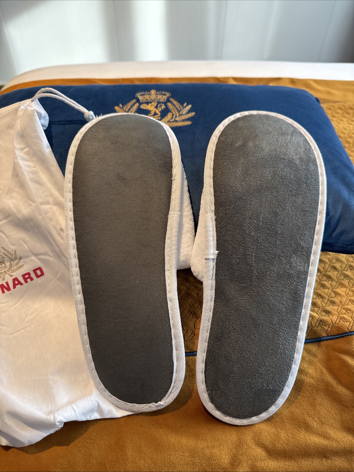 PANTOFOLA D’ORO CUNARD SUPERSOFT G CRESTED SLIPPERS In Cotton Crested Bag From Queen Anne