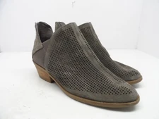 Crown Vintage Women's Back Zipped Heeled Bootie Gray